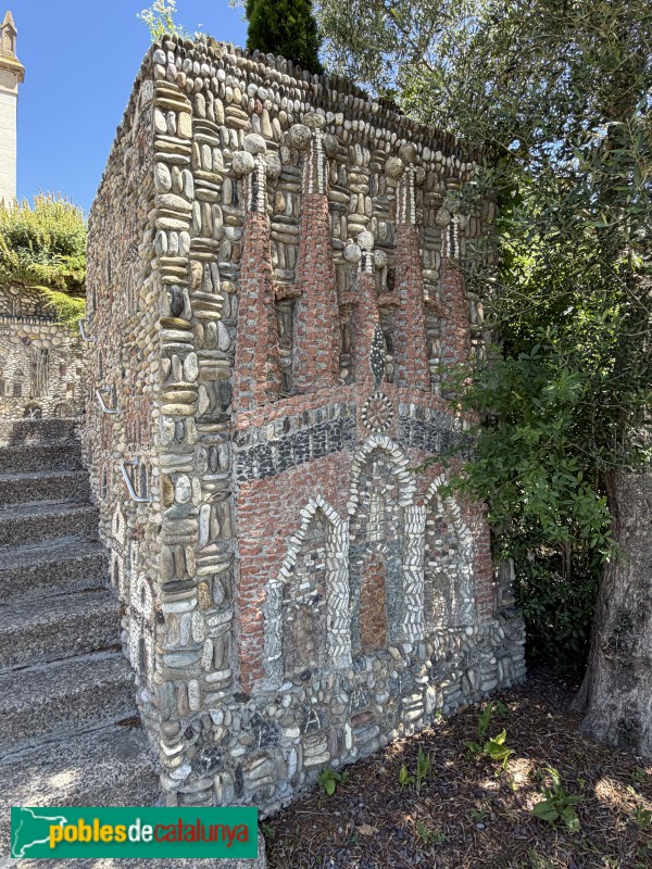 Manlleu - Conjunt ornamental de Puig-agut