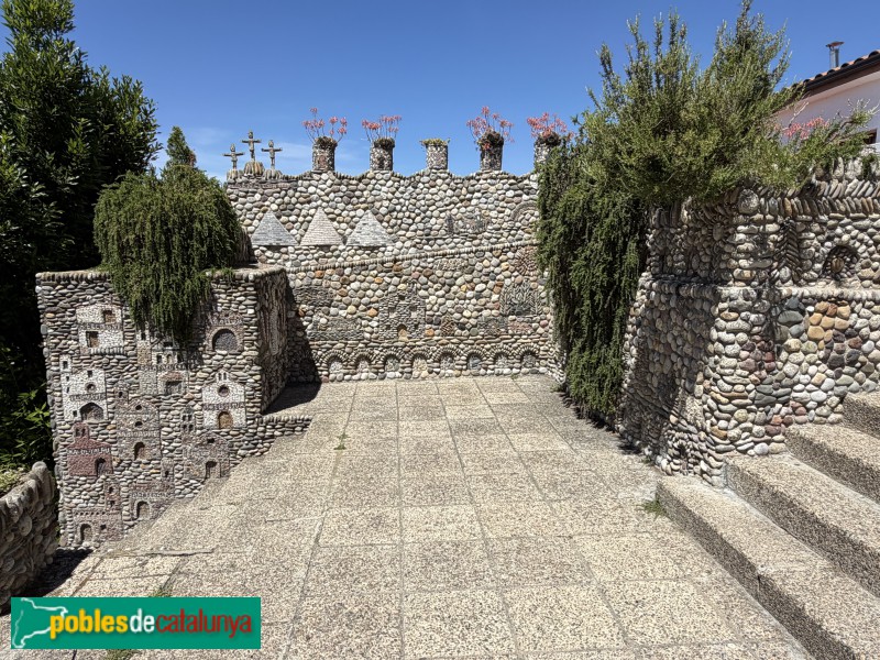 Manlleu - Conjunt ornamental de Puig-agut