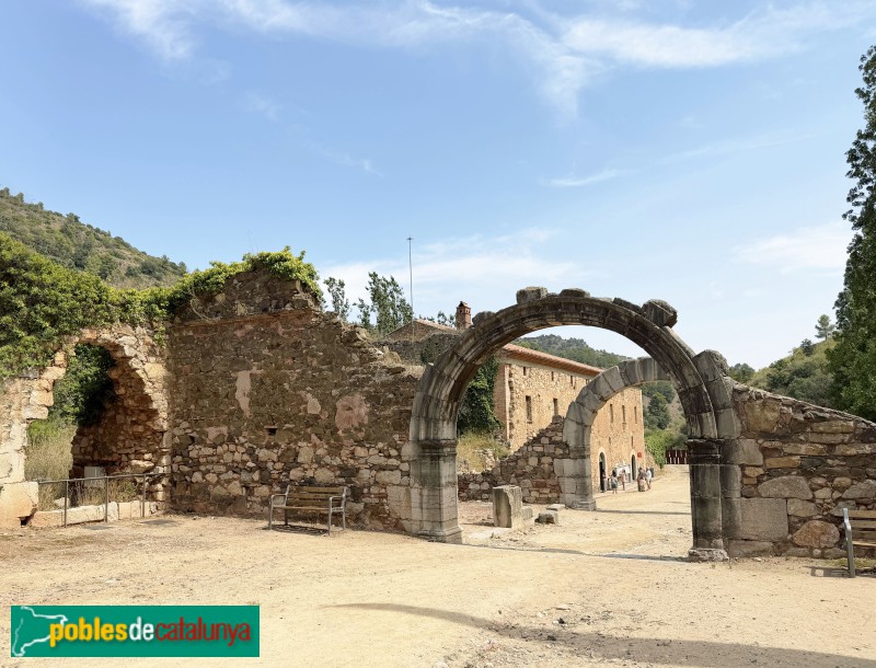 Cartoixa d'Escaladei - Edificis d'accés