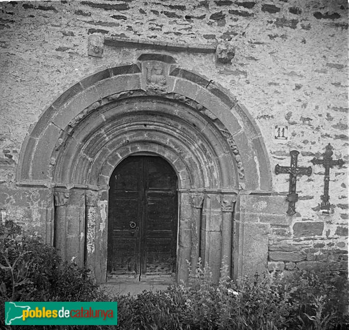 Ger - Església de Santa Eugènia de Saga (Foto: <i>Josep Salvany -Fons Salvany. Biblioteca de Catalunya-</i>, 1923) Ger - Església de Santa Eugènia de Saga