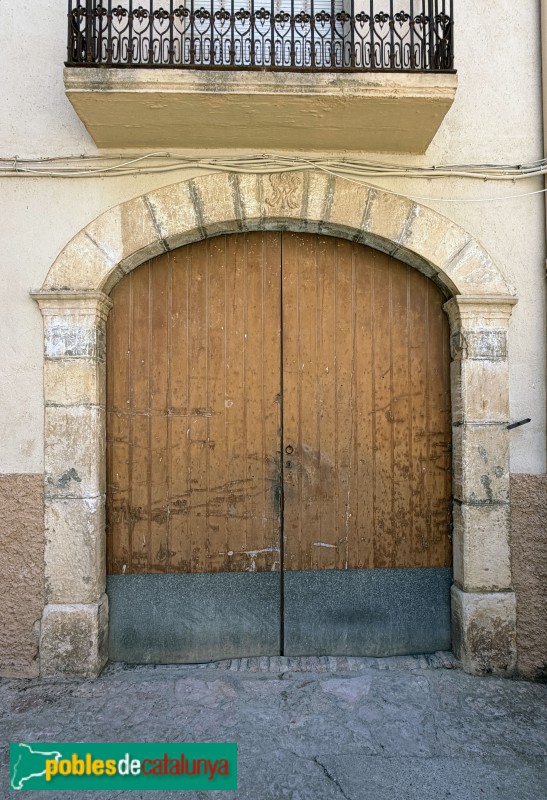Cabacés - Portal de 1826