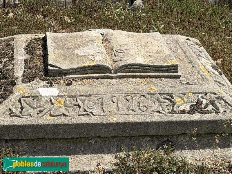 Sant Martí de Centelles - Sepulcre de la família Sentias