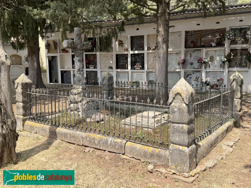 Sant Martí de Centelles - Sepulcre de la família Sentias