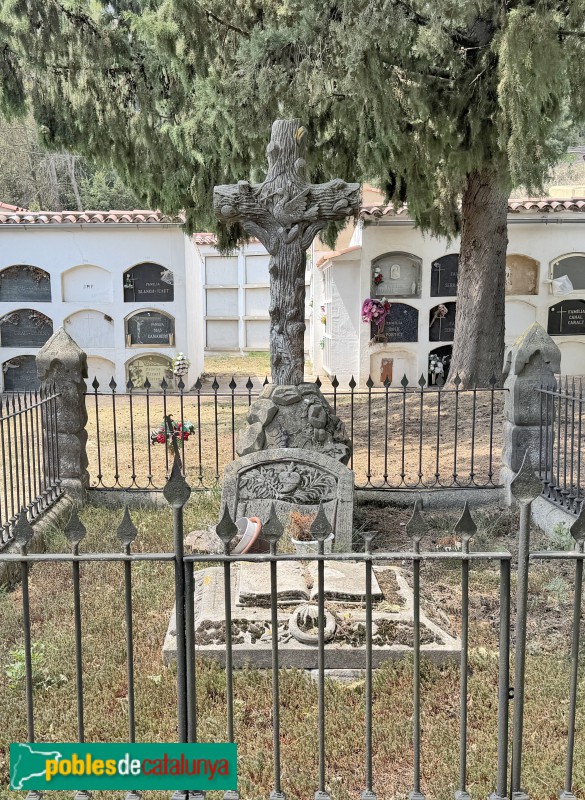 Sant Martí de Centelles - Sepulcre de la família Sentias