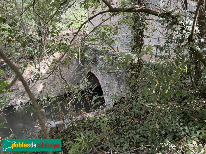 Torelló - Colònia la Coromina. Canal