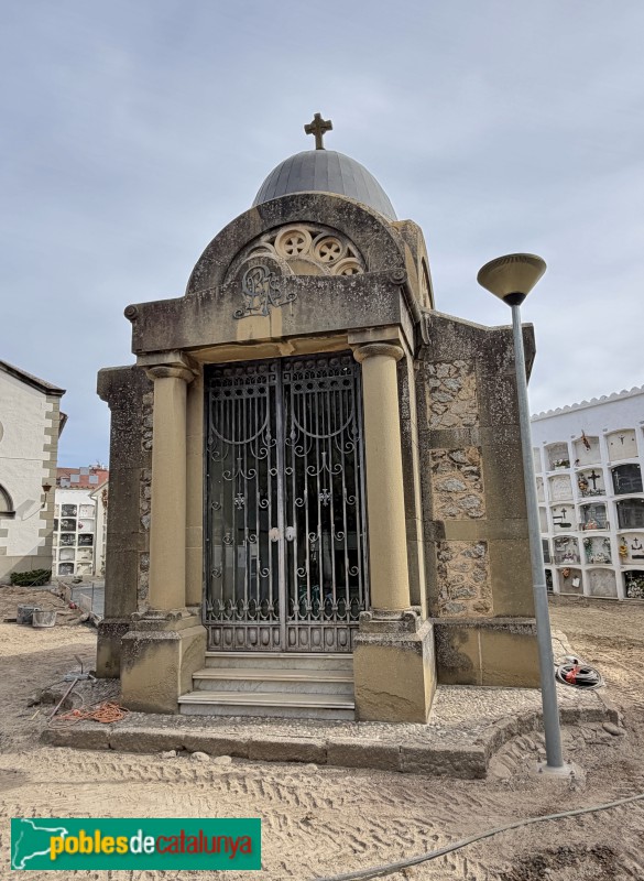 Torelló - Cementiri. Panteó de la família Gras (Foto: Albert Esteves, 2026) Torelló - Cementiri. Panteó de la família Gras