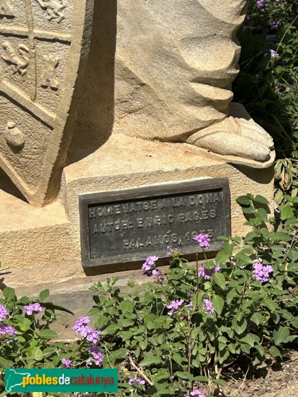 Palamós - Escultura <i>Homenatge a la Dona</i>