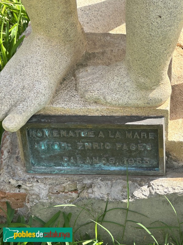 Palamós - Escultura <i>Homenatge a la Mare</i>
