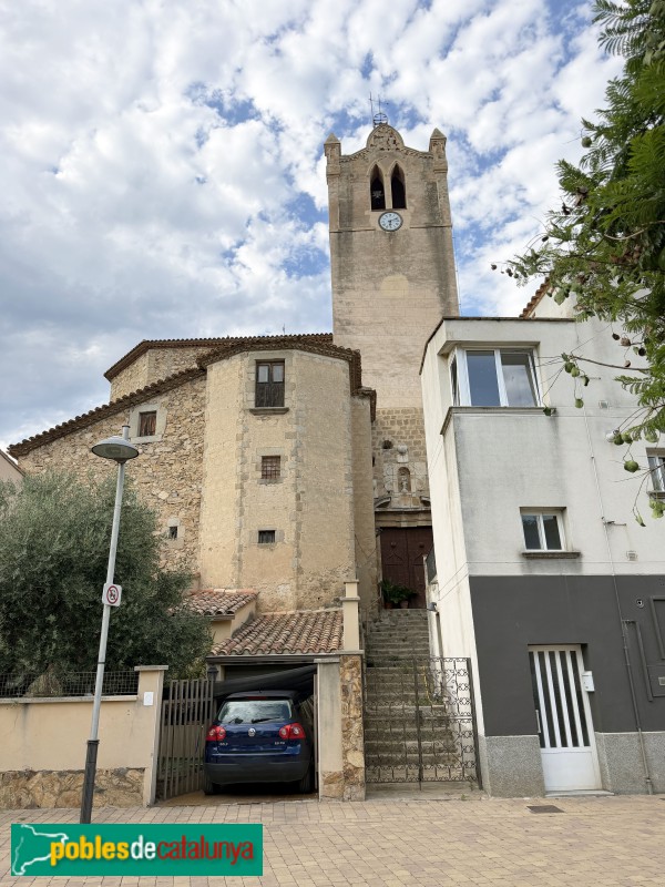 Calonge - Església de Sant Martí, des de la carretera de Romanyà (Foto: Albert Esteves, 2026) Calonge - Església de Sant Martí, des de la carretera de Romanyà