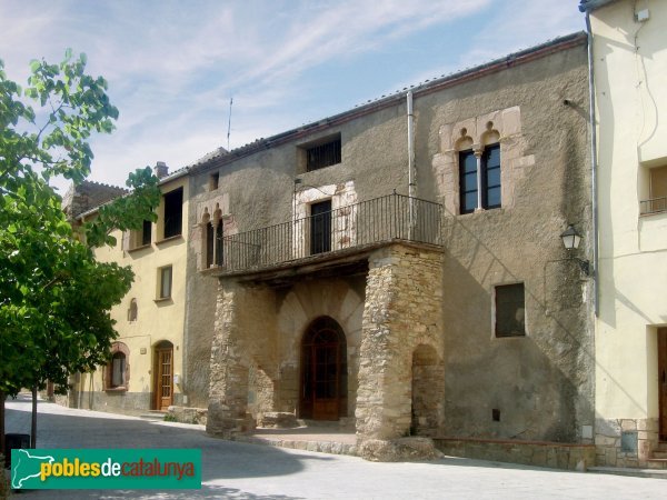 Collbató - Cal Tutor (Foto: Albert Esteves, 2006) Collbató - Cal Tutor