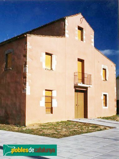 Cornellà de Llobregat - Can Trabal (Foto: <i>Josep Maria Ardèvol</i>, 1997) Cornellà de Llobregat - Can Trabal