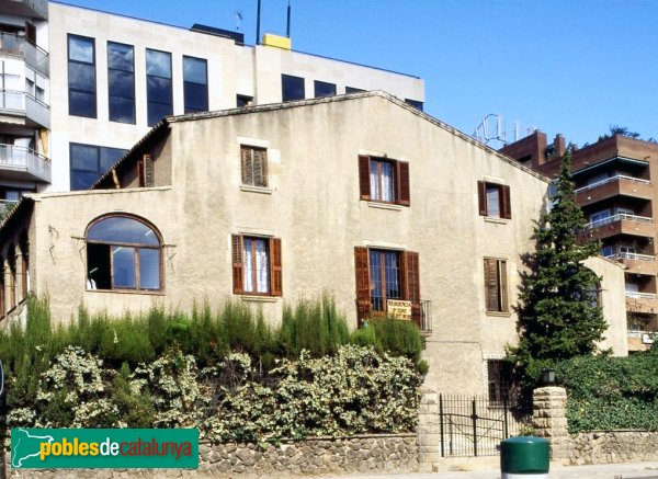 Cornellà de Llobregat - Can Maragall (Foto: <i>Josep Maria Ardèvol</i>, 1997) Cornellà de Llobregat - Can Maragall