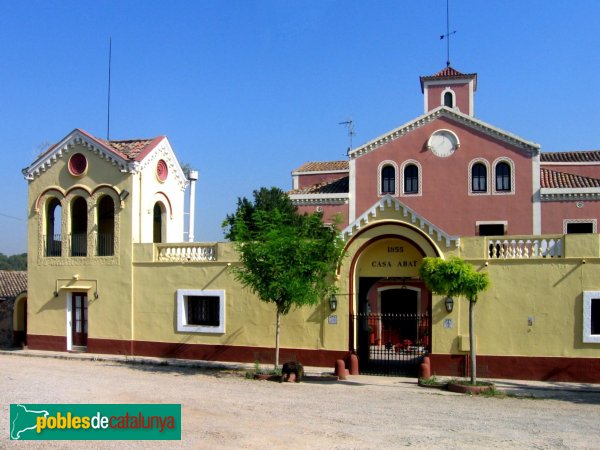Castellví de Rosanes - Can Abat (Foto: Albert Esteves, 2006) Castellví de Rosanes - Can Abat