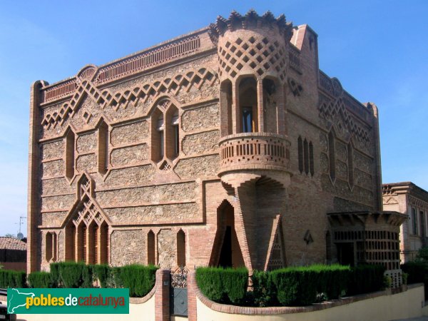 Colònia Güell - Ca l'Espinal (Foto: Albert Esteves, 2006) Colònia Güell - Ca l'Espinal