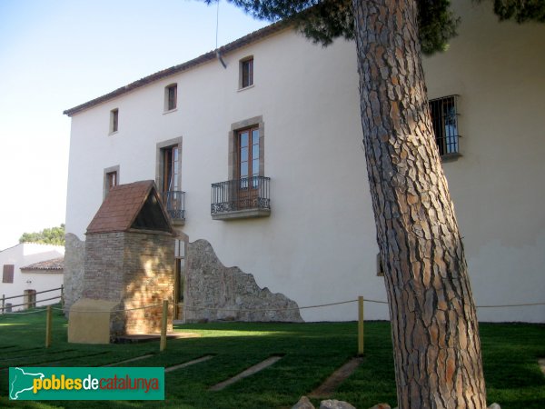 Sant Esteve Sesrovires - Can Julià de la Riera (Foto: Albert Esteves, 2006) Sant Esteve Sesrovires - Can Julià de la Riera