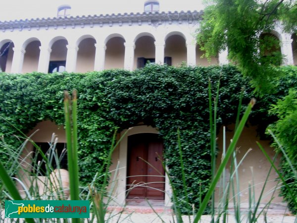 Torrelles de Llobregat - Mas del Molí (Mas Vidrier) (Foto: Albert Esteves, 2006) Torrelles de Llobregat - Mas del Molí (Mas Vidrier)